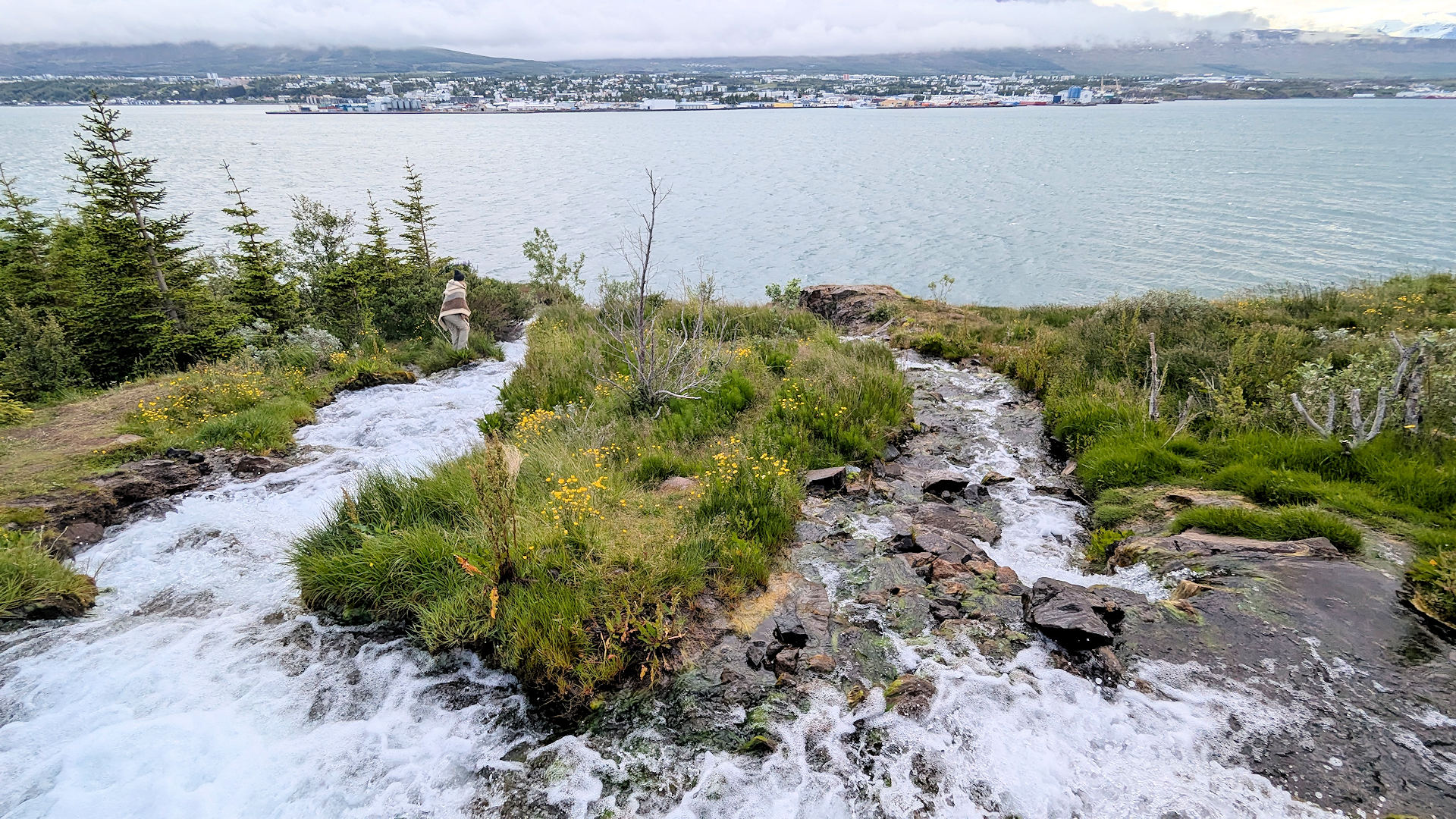 Wasserfall von oben betrachtet in Akureyri