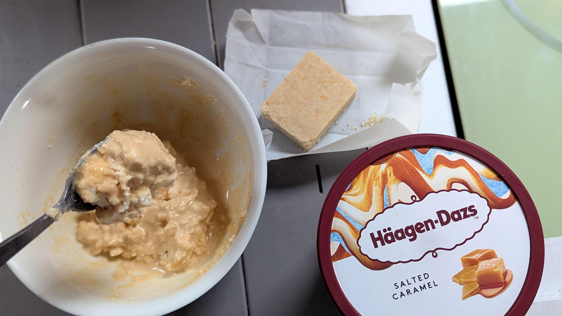 Häagen-Dazs Eis mit Keksen gemischt