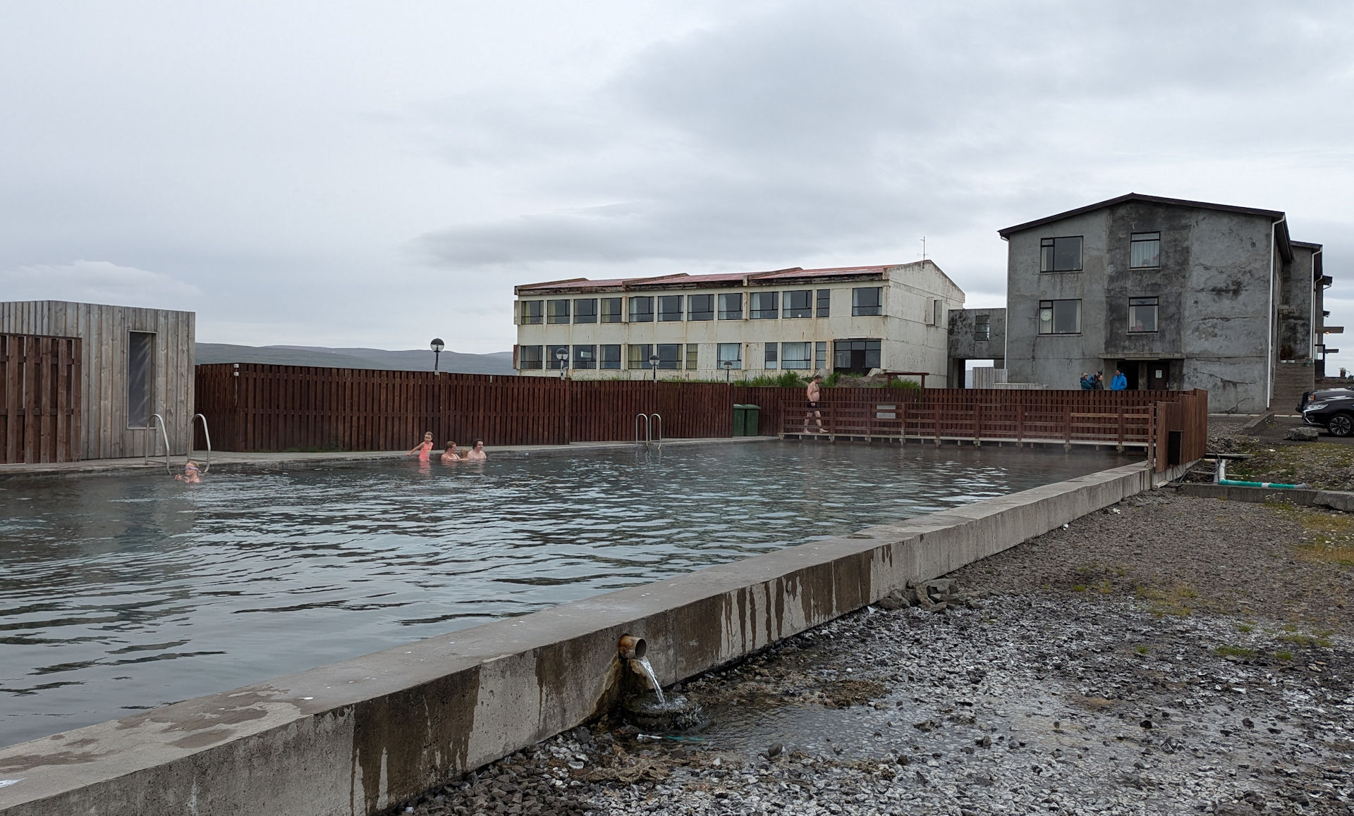 Schwimmbecken vom Hotel Reykjanes, Road 61