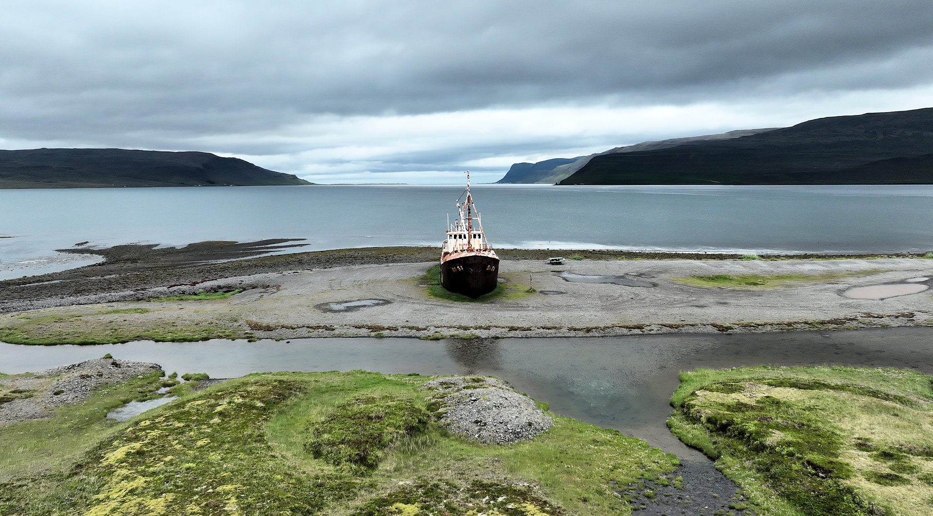 BA 64 Wrack in Island