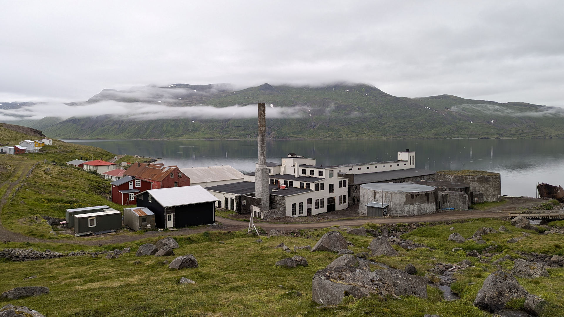 Heringsfabrik in Djupavic, Island