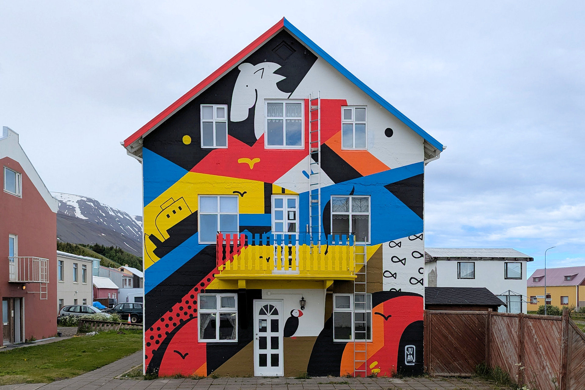 Buntes Haus in Sauðárkrókur